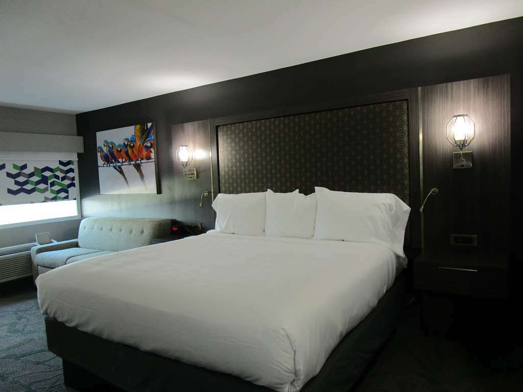 Radisson Hotel Mcallen Airport Room photo